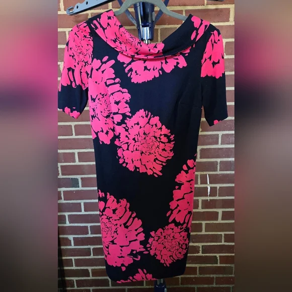 Trina Turk Pretty Dress with‎ Pink Floral Design - Picture 2 of 5